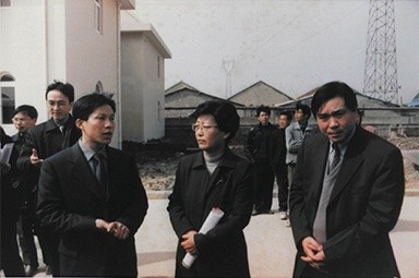 2001年2月20日，时任国度环保局副局长汪纪戎一行视察公司