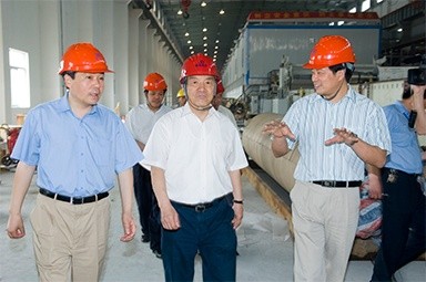 2007年5月25日，时任全国政协常委、经济委员会副主任、中国包装结合会会长石万鹏一行来公司视察