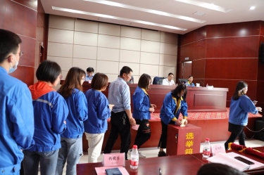 亚投娱乐纸业工会第七届会员代表大会圆满进行