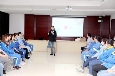 以爱为线，以懂为梁 | 亚投娱乐纸业发展“与青春期孩子的沟通——懂是爱的前提”互动沙龙活动